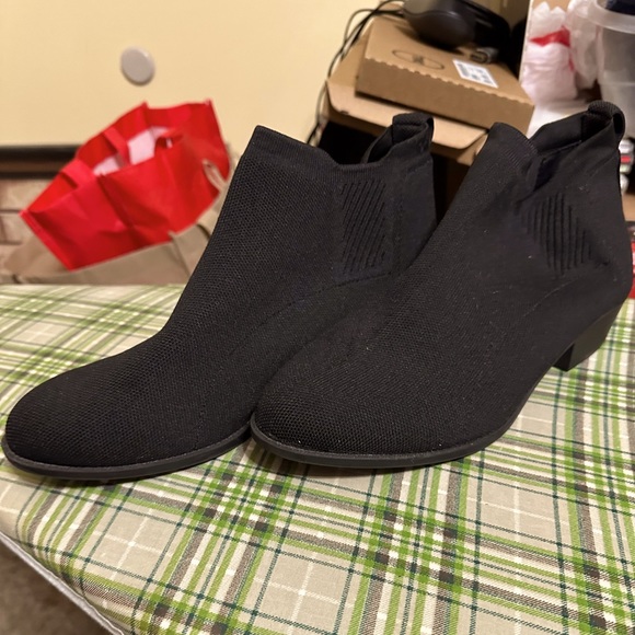 torrid Shoes - Torrid black Booties 9w